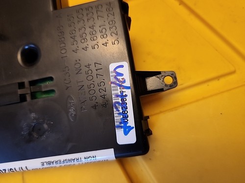 00-01 Ford Excursion Overhead Roof Console Compass Mileage Calculator Computer - Picture 14 of 16
