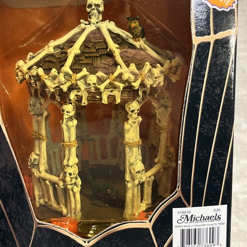 Lemax Spooky Town Skeleton Gazebo #73609 Retired New In Box -- 7455 - Picture 2 of 11