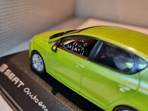 1:43 Seat Ibiza Mk4 6J Model Yellow Citrus 2008 Diecast Scale Car Display Case - Picture 2 of 11