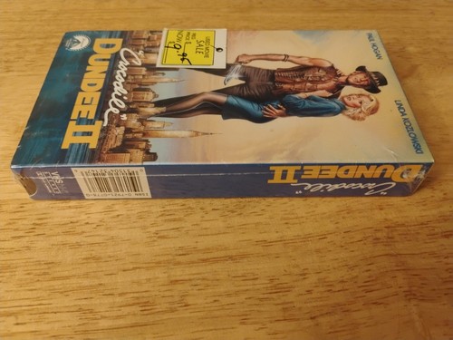 Crocodile Dundee II 2 VHS  Used Paul Hogan Linda Kozlowski Resealed B6 - Picture 4 of 6