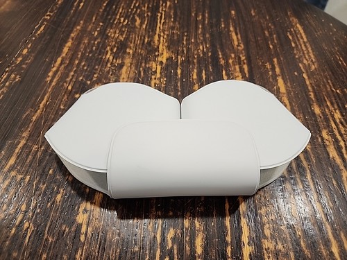 GENUINE Apple AirPods Max Replacement Smart Case - White - Great Condition - Picture 3 of 4