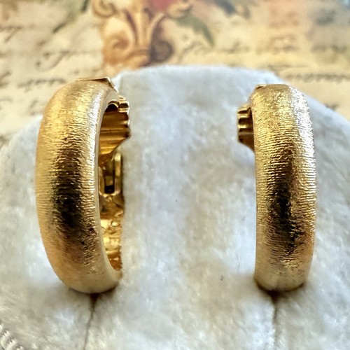 Monet Fabulous Vintage Design Gold Tone Statement Earrings #2832 - Picture 2 of 8
