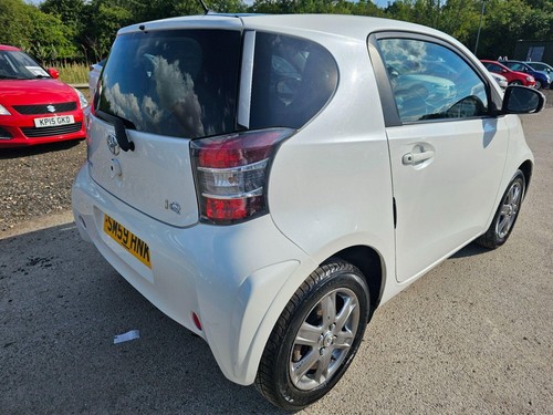 2009 Toyota IQ 1.0 VVT-i 2 Multidrive Euro 4 3dr HATCHBACK Petrol Automatic - Picture 9 of 24