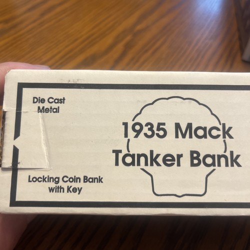 1935 Mack Tanker Locking-Bank Die-Cast Model Shell Oil Truck - Picture 3 of 10