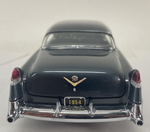 Modellino auto Danbury scala 1/24 edizione limitata 1954 Cadillac Coupe DeVille come nuovo - Foto 6 di 11