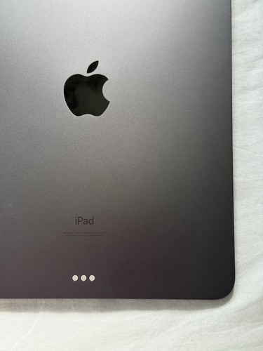 Apple iPad Pro 3rd Gen. 128 GB, Wi-Fi, 11 in - Space Gray Used Good Condition - Picture 9 of 13