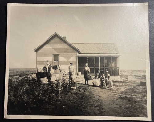 Ranch home and Family Sully County South Dakota 8X10 b&w with genealogy info - Picture 1 of 2