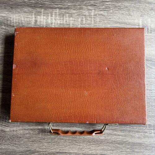 Vintage LOWE Backgammon Game Red and Butterscotch Bakelite Cork Board Complete - Picture 15 of 22
