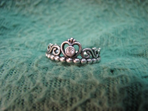 Beautiful PANDORA ALE 925 Sterling Silver Ring  CROWN TIARA Ring  Size  7 1/2 - Picture 2 of 5
