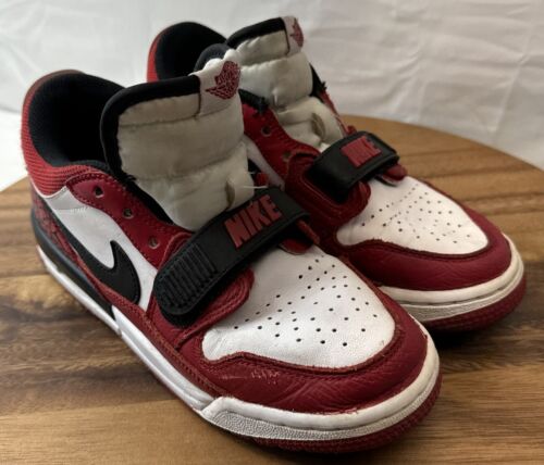 Nike Jungen Air Jordan Legacy 312 Low 4,5 Y Weiß/Schwarz/Gym Red