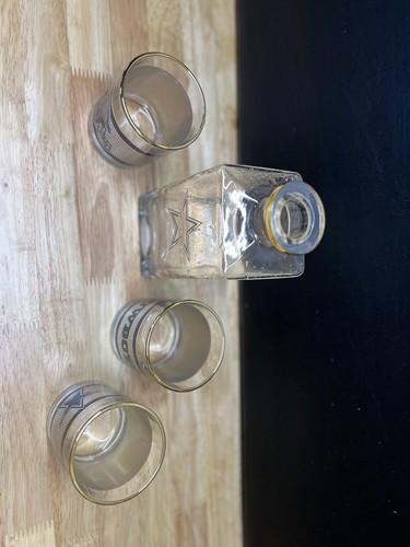 Dallas Cowboys Legacy Decanter With NO Lid & 3 Glasses - Picture 3 of 3