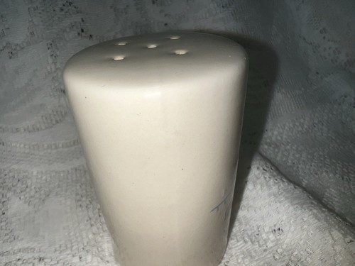 Vintage International Heartland Stoneware Salt and Pepper Shakers Farmhouse - Picture 8 of 19