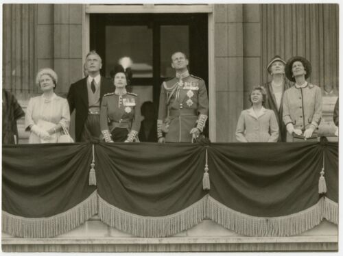 Queen, königliche Familie Uhr Geburtstag Jet Fly. N. Rota Presse Lizenzfoto 1960 UK - Bild 1 von 3