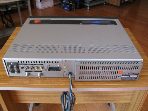 Sony SL-HFR30 Beta Betamax Video Cassette Recorder Working Condition No Remote - Picture 8 of 11