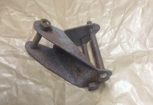 STAFFA SUPPORTO AMMORTIZZATORE POSTERIORE PER VESPA GS 150 VN VL VB1 - Foto 4 di 4