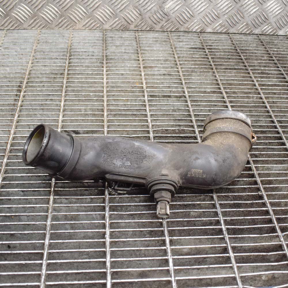 TOYOTA VERSO AR20 2.0 D-4D Right Side Intercooler Pipe Hose 17362