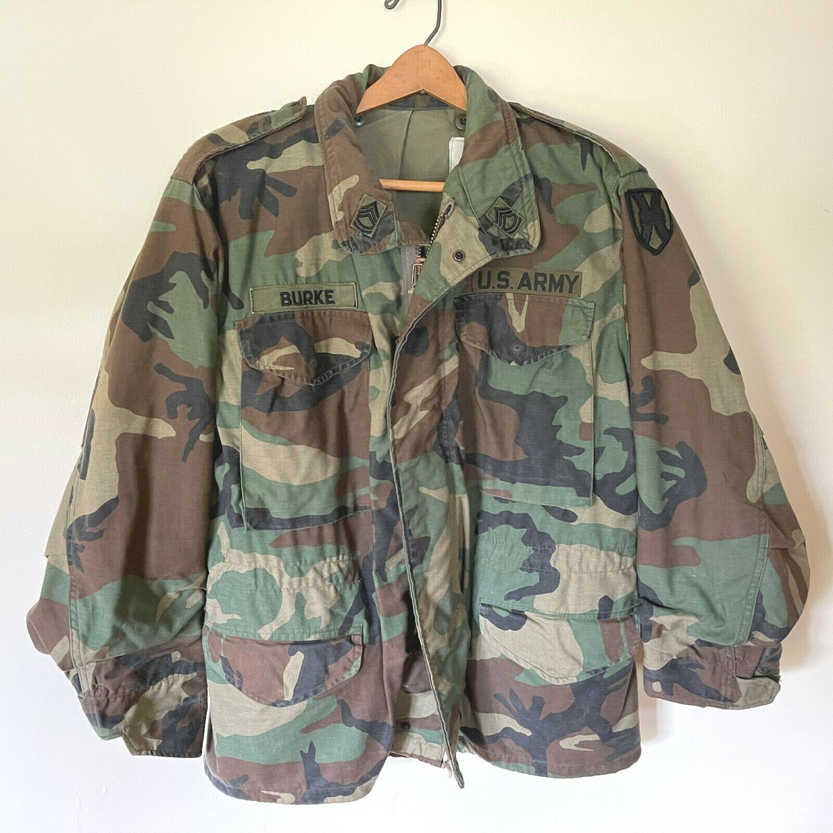 ジャケット・アウター AMERI EMBOSS SHORT ARMY LIKE JACKET EMBOSS SHORT ARMY LIKE JACKETを使った人気ファッション
