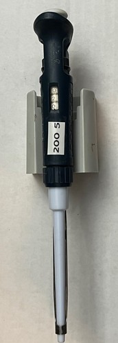 Gilson Pipetman 200uL Pipette - Picture 1 of 4