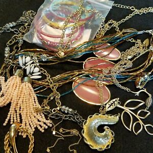 Vintage-To-Now-Wearable-Treasures-Mixed-Fashion-Jewelry-Lot-Resell-17-Piece-11k