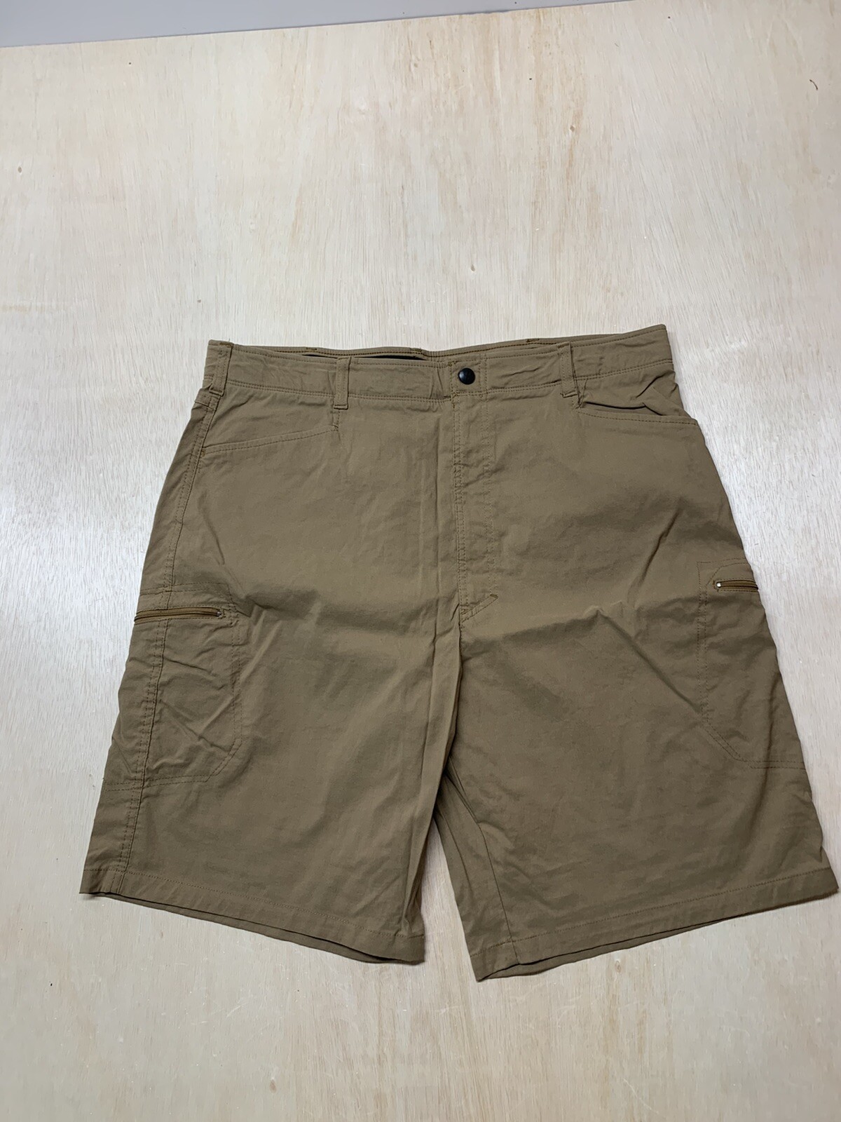 Wrangler 42 Mens Beige Solid Flat Front Classic Zip Pockets Outdoor Cargo Shorts | eBay Wrangler 42 Mens Beige Solid Flat Front Classic Zip Pockets Outdoor Cargo Shorts | eBay