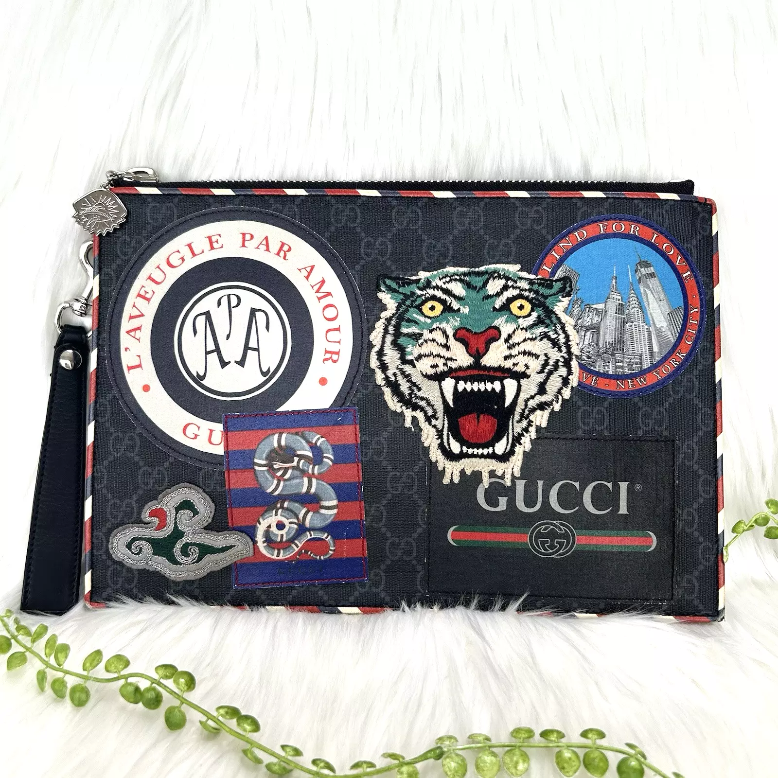 Sac pochette GUCCI GG Supreme Night Courier
