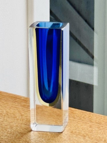 Beautiful Murano Faceted Cobalt Blue & Pale Amber Sommerso Glass Block Vase - Picture 18 of 19