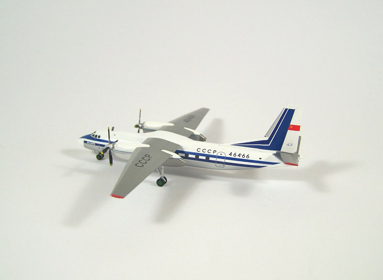 Herpa WINGS 1200 Aeroflot Antonov AN-24RV - 558914