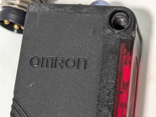 OMRON E3Z-R81-J0 Retro Reflective Photoelectric Sensor - Picture 3 of 7