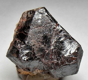 Rutile-Crystal-from-Graves-Mt-32-mm