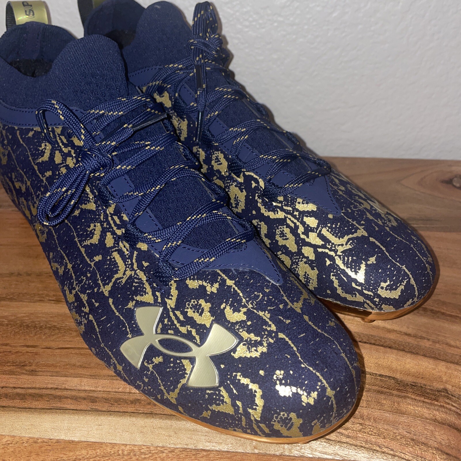 New Men's Under Armour Spotlight Lux 