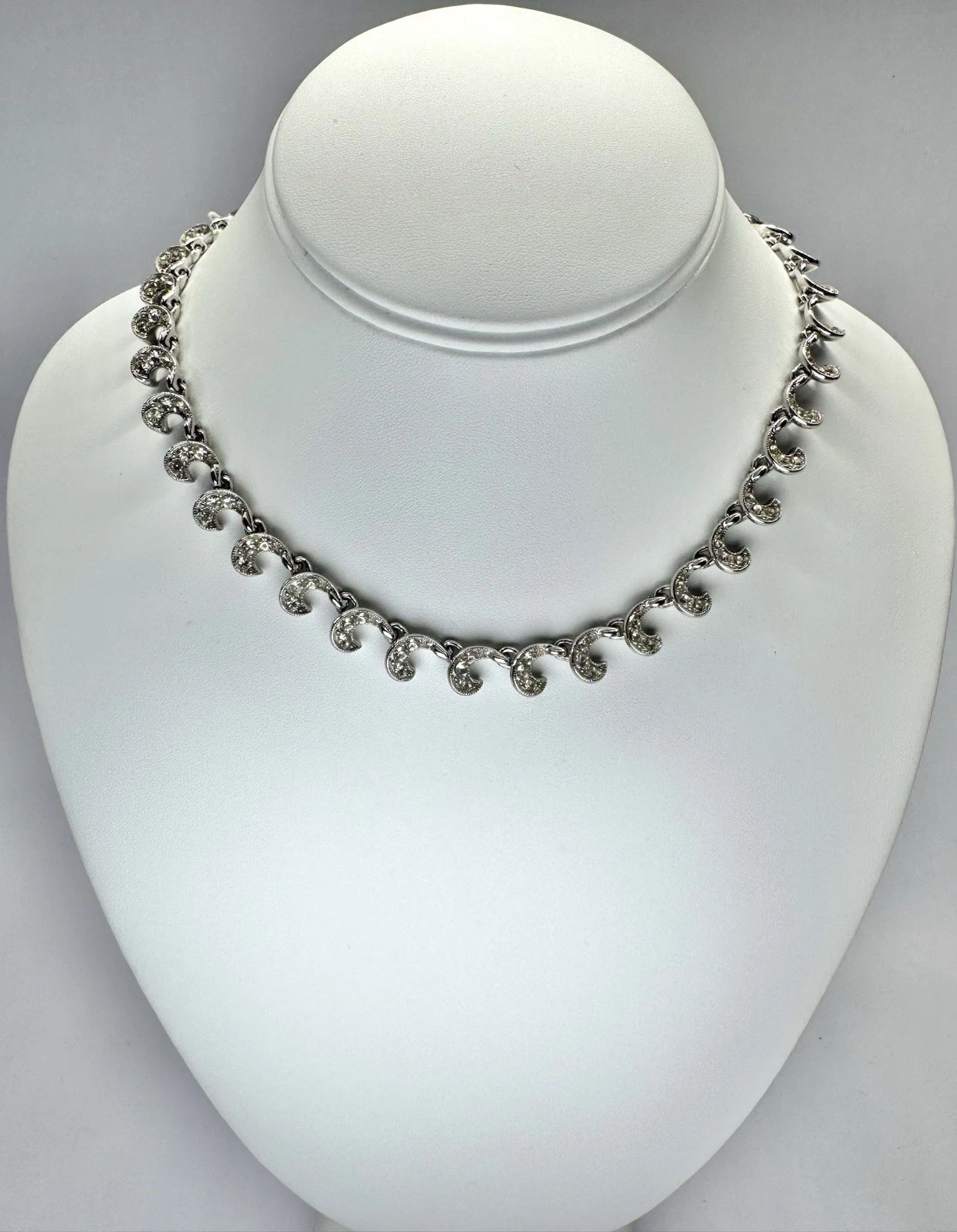 BOGOFF Elegant Clear Rhinestones Swirl Link Collar Vintage Necklace N129