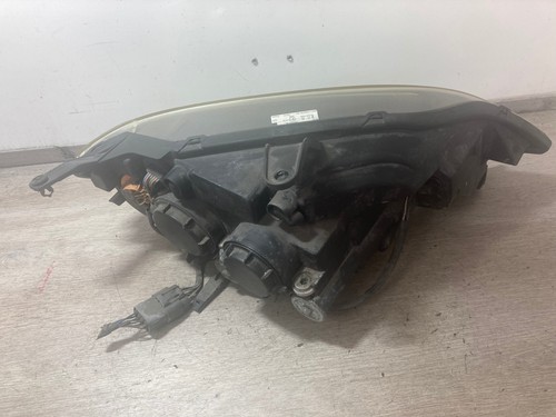 2006 MAZDA 2 PASSENGER & DRIVER SIDE FRONT HEADLIGHTS PAIR - Picture 15 of 16