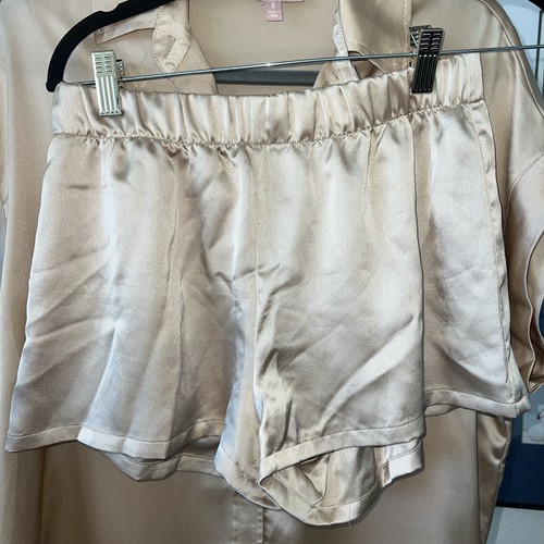 Show Me Your Mumu Satin Loungewear Glam Satin Top und Shorts Set Champagner Gr. S - Bild 5 von 10