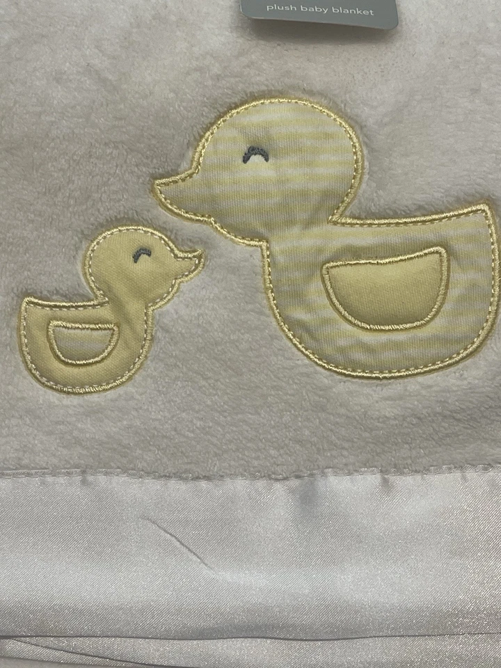 Manta bebé Carter's Duck blanca ribete satinado felpa patos amarillos bordado 28x30 Foto 3 de 4
