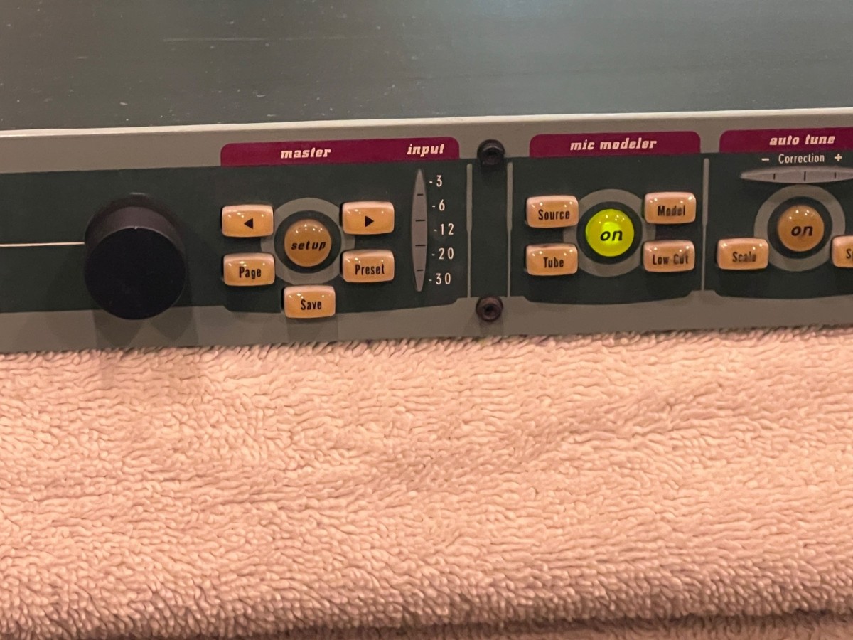 Antares AVP-1 Auto Tune Vocal Producer, Power Supply