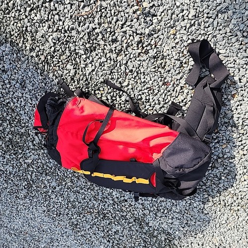 Alps Mountaineering Hiking Backpack Internal Frame Black And Red - Picture 14 of 15
