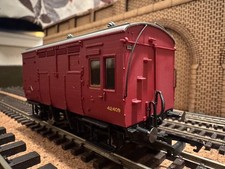 Hornby R6678A (OO) LMS Horse and Groom Box, No.42409 in LMS Crimson