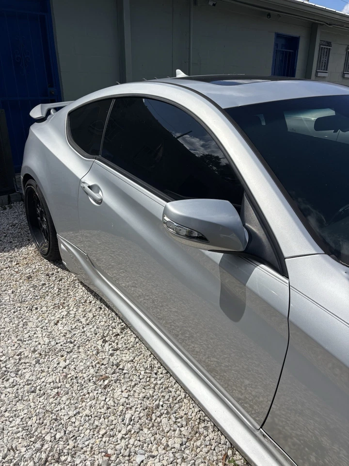 2010 2012 Hyundai Genesis Coupe Left Driver Side Front Door Shell OEM - Image 2 of 2