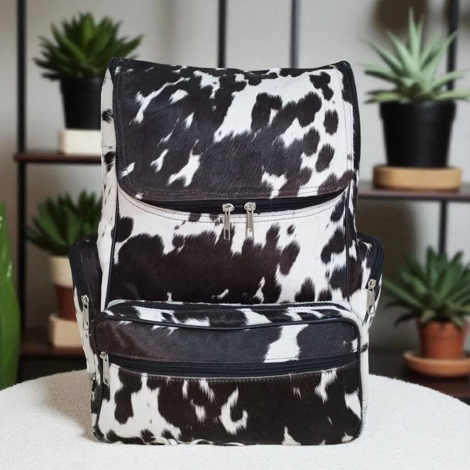 Luxury Handmade Cowhide Leather Backpack – Genuine Hair-On Hide, Unique Travel
Opens in a new window