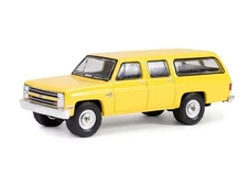 1987 Chevrolet Suburban K20 Custom Deluxe Yellow 1:64 Model - Greenlight 35280D