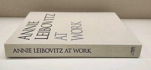Annie Leibovitz bei der Arbeit Hardcover Fotografie Buch Porträts Essays - Bild 3 von 6