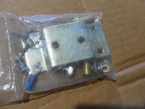 AC-SPARK PLUG 6 VOLT ELECTRIC FUEL PUMP MODEL 95 EP 11 - Picture 2 of 19