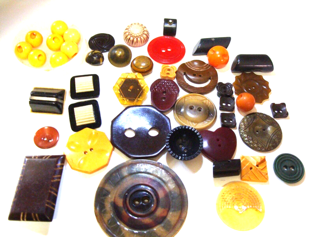 Vintage Colorful Celluloid Plastic and Bakelite Buttons - Lot of 40 Vintage Colorful Celluloid Plastic and Bakelite Buttons - Lot of 40