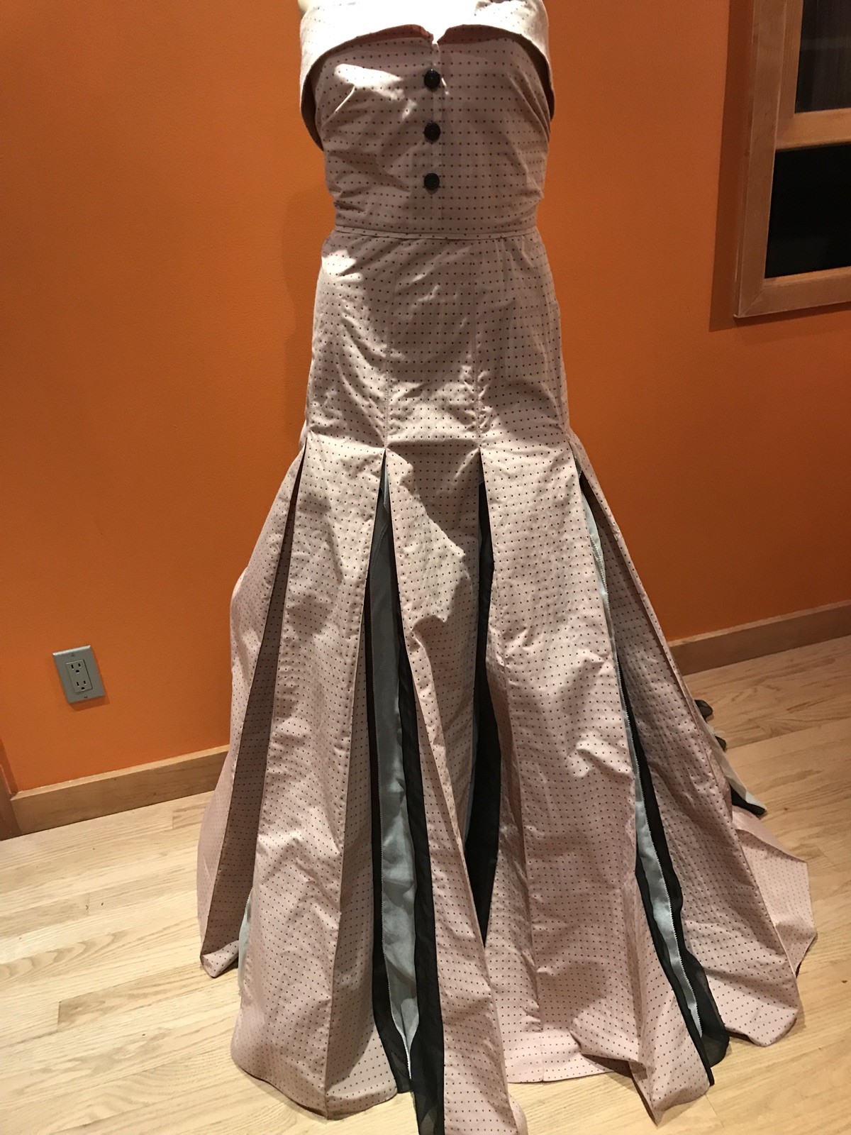 Picture 2 of 10