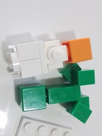 LEGO Minecraft: The Snow Hideout 21120 Incomplete Creeper min012
