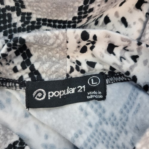 Popular 21 Juniors Reptile Print Ruched Side Dress Size Large - Picture 2 of 15