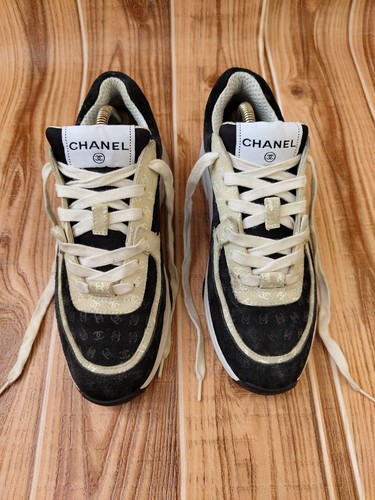 CHANEL 2A Cream/Black Suede Calfskin CC Logo Low Top Trainers EU 38 US 7.5 - Picture 2 of 23