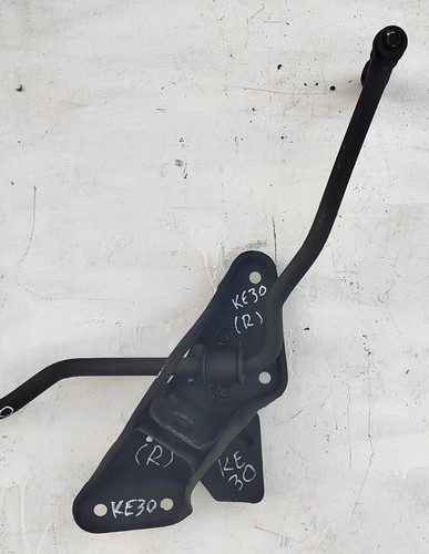 Toyota Corolla KE30 Sedan 4 DRS 1974 79 Front Suspension Stabilizer Sway Bar - Picture 10 of 15