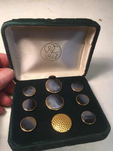 VINTAGE SET BUTTONS 1812 WATERBURY CONN GOLD PLATED? LABRADORITE ? VELVET BOX - Picture 2 of 6