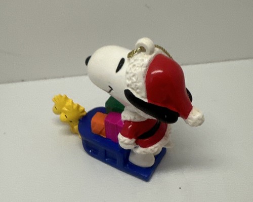 🎄Snoopy & Woodstock Mushing A Dog Sled Christmas Ornament CUTE - Picture 4 of 6